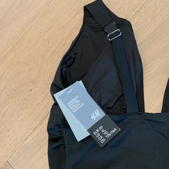 BNWT XL H&M Shaping Swimwear - Picture 2 of 2